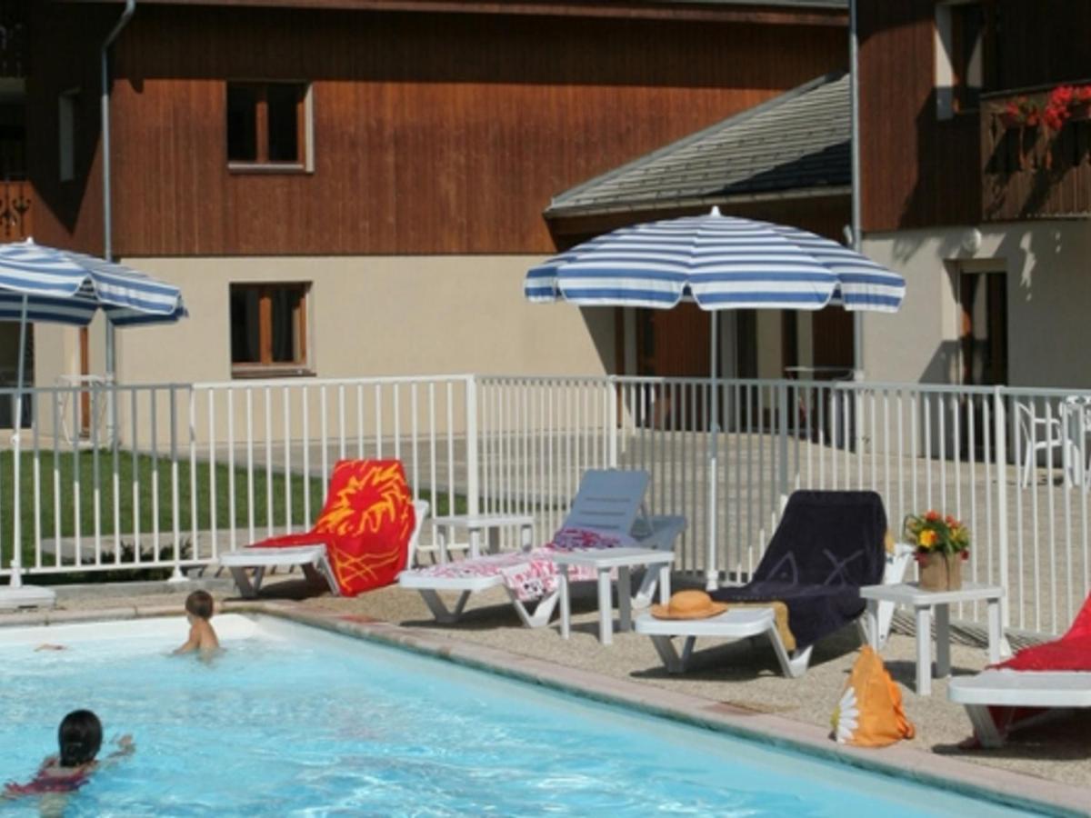 Studio Mansarde Avec Balcon, Piscine Et Parking Souterrain A Samoens - Fr-1-629-92 Exterior photo